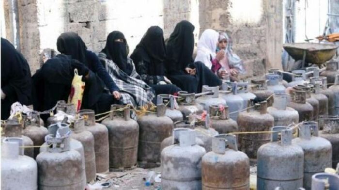 في جريمة نهب منظم.. مصادر تكشف مصير أكثر من 21 ألف اسطوانة غاز منزلي في ذمار