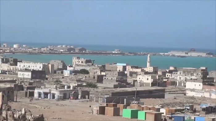 الوكيل الأكحلي: إنشاء مكتب جمركي بالمخا يسير بوتيرة عالية ومذكرة نائب الميناء مضللة