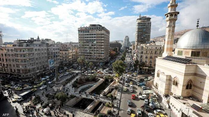 اعتصام صامت مقابل تظاهرة مضادة في دمشق