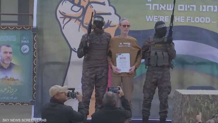 بيان من عائلات الرهائن الإسرائيليين بشأن "صور التسليم"