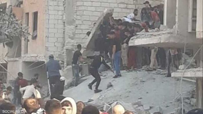 فيديو| قتلى في انفجار في مبنى بحي الرمل باللاذقية