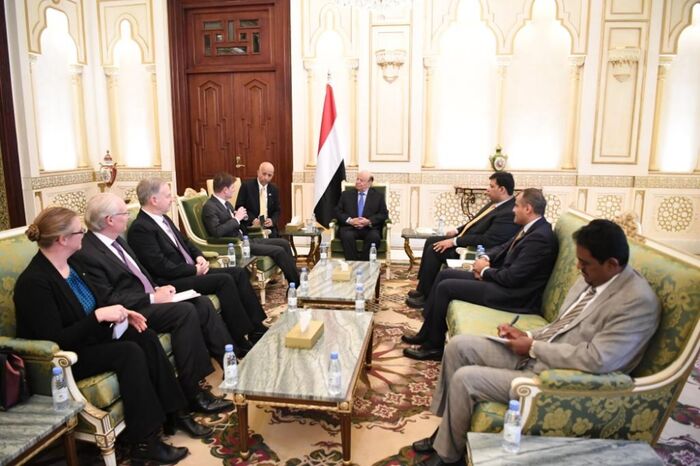 الرئيس هادي يلتقي بمسؤول امريكي لمناقشة هذه الأوضاع..