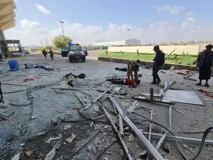 الاعلامي عميران: استهداف مليشيات الحوثي لمطار عدن جريمة إرهابية وتحرير صنعاء هو الطريقة المناسبة