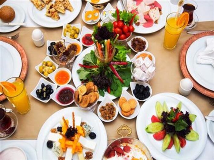 8 أطعمة تجنبها قبل النوم- لراحة معدتك