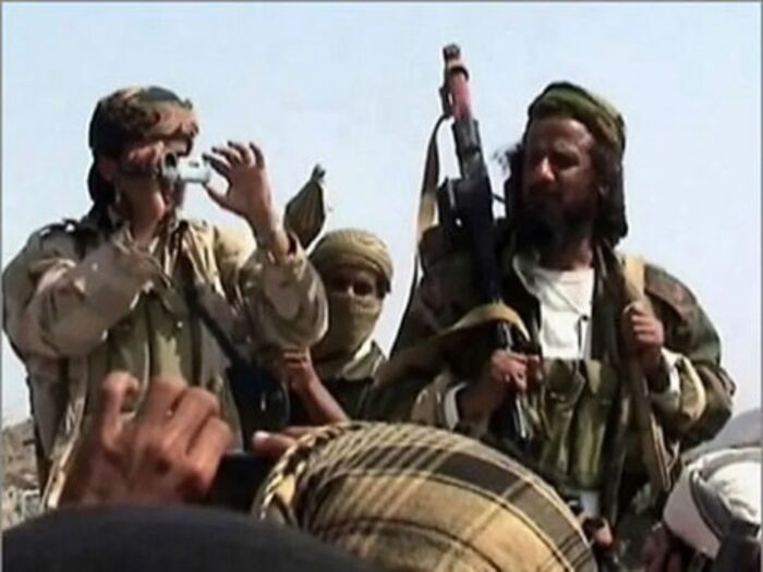 تنظيم القاعدة يعلن مقتل أحد قيادييه في اليمن ويتوعد بالرد