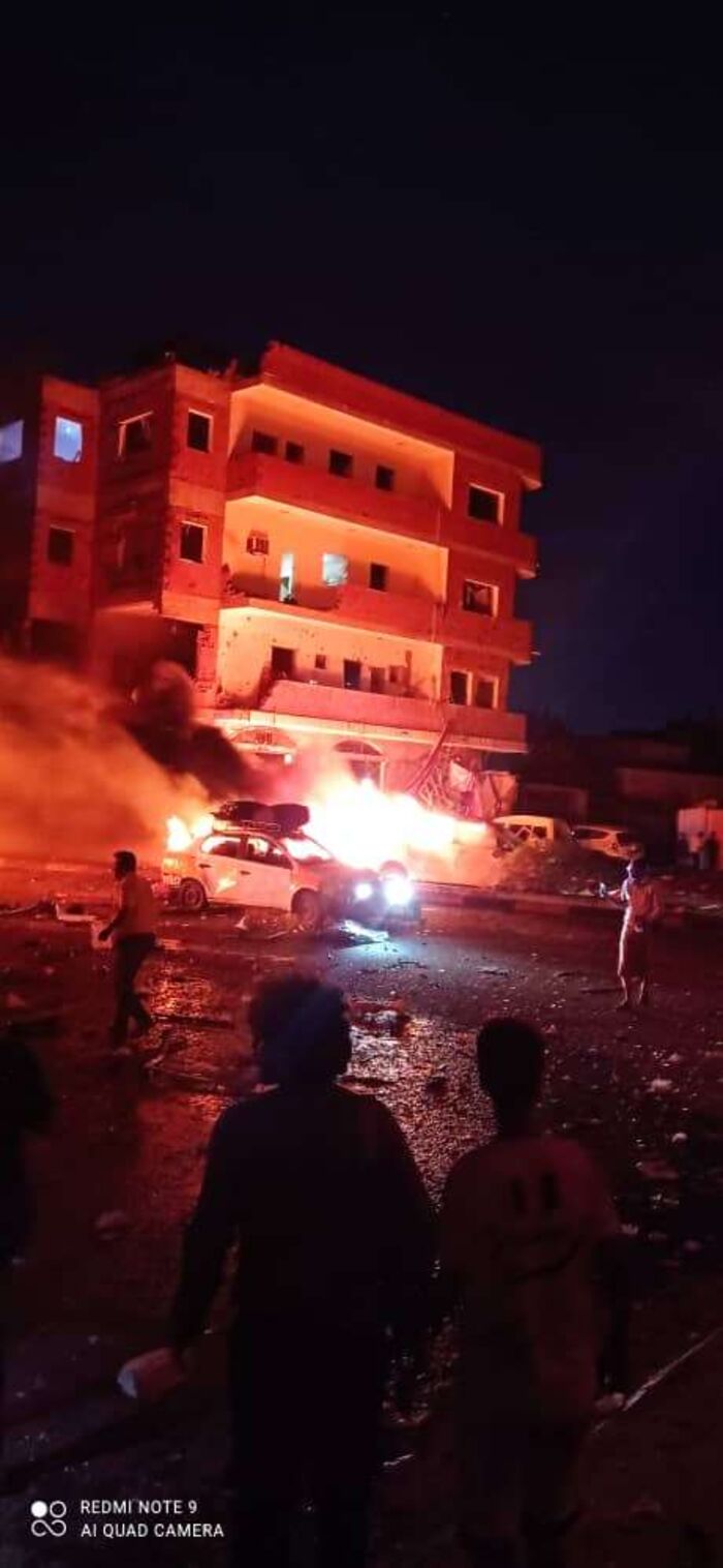 عاجل: انفجار عنيف يهز محيط مطار عدن الدولي وسقوط قتلى وجرحى