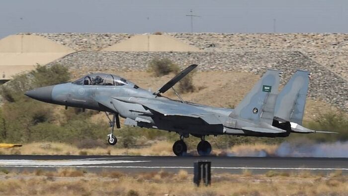 السعودية تعلن سقوط طائرة مقاتلة وتكشف مصير طاقمها