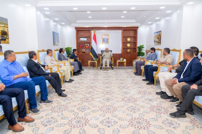 طارق صالح يبحث مع وزير النفط الوضع التمويني للوقود في المناطق المحررة