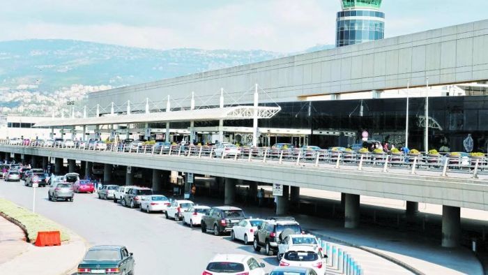 إعلام بريطاني: حزب الله يخزن كميات من الأسلحة والصواريخ الإيرانية بمطار بيروت