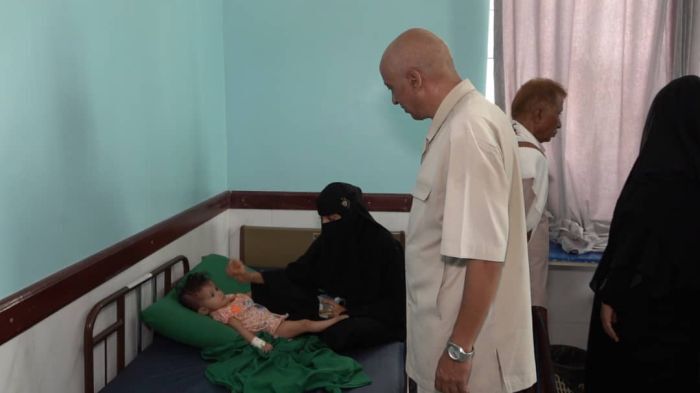 مدير المخا يطلع على مستوى الانضباط في مكاتب الصحة والضرائب ومستشفى المخا