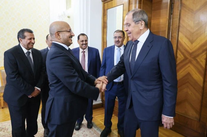 طارق صالح ووزير الخارجية الروسي في لقاء مباحثات بموسكو