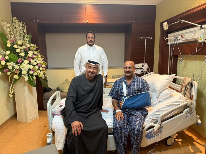 الرئيس الإماراتي يزور طارق صالح في أحد مستشفيات أبو ظبي