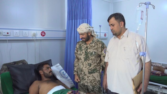 تفقد جرحى قطاع الكدحة.. رئيس عمليات محور البرح: لن تحقق مليشيا الحوثي أدنى اختراق ومستعدون لأية معركة