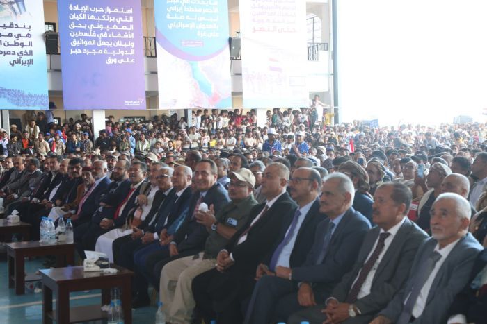 الفريق علي محسن الأحمر: المكتب السياسي جمع كلمة اليمنيين على مواجهة الكهنوت والحفاظ على النظام الجمهوري