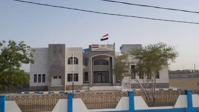 محلي المخا يعزي العميد علي القحيف بوفاة والدته
