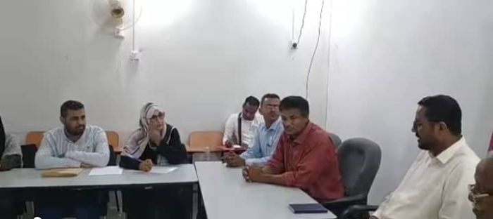 وكيل الحديدة يبحث مع الصحة العالمية تعزيز الدعم التغذوي والصحي ويطلع على مشروع النقد مقابل العمل