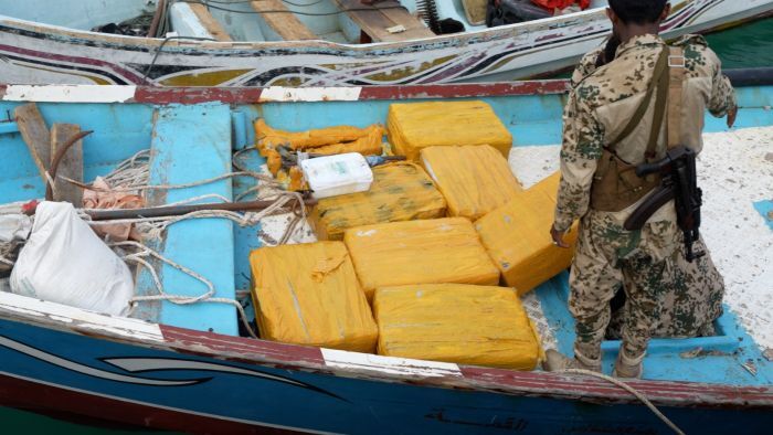 خفر السواحل تحبط تهريب شحنة من الحشيش والمخدرات تزن قرابة نصف طن باتجاه مليشيا الحوثي