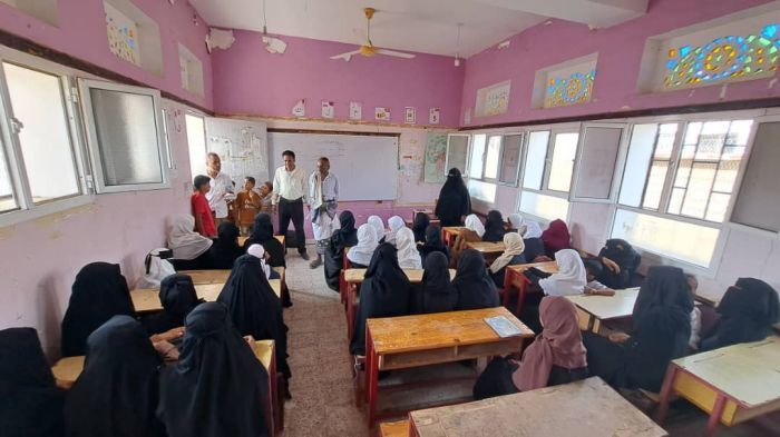 تعز.. تدشن العام الدراسي الجديد بموزع