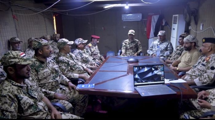 قيادة محور الحديدة في اجتماع: قواتنا اليوم أكثر استعدادًا.. وصنعاء هدفنا