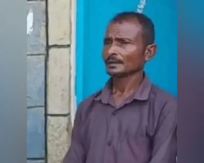 الحديدة.. وفاة معلم أمام طلابه بعد إدراج الحوثيين له ضمن قائمة "الفائض"