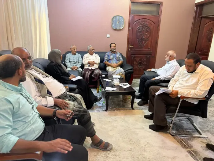 محافظ الحديدة يبحث تعزيز الاستجابة الإنسانية في ظل استمرار تدفق النازحين