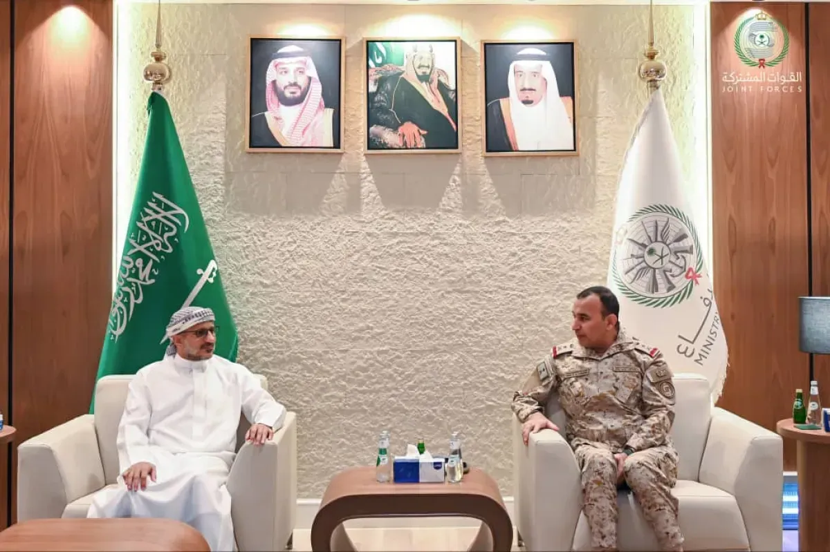 اهتمام واسع في الإعلام السعودي بمباحثات طارق صالح وقائد القوات المشتركة بالرياض