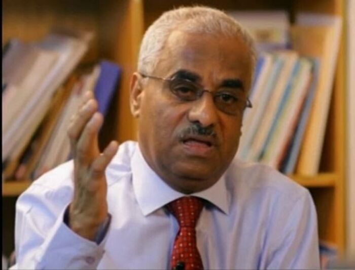 السفير أحمد علي عبدالله صالح يُعزي بوفاة الدكتور باصرة