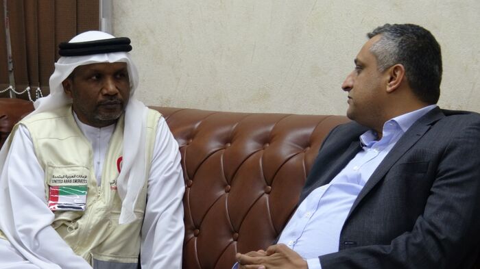 ممثل الهلال الأحمر الإماراتي يلتقي وزير الثقافة بعدن