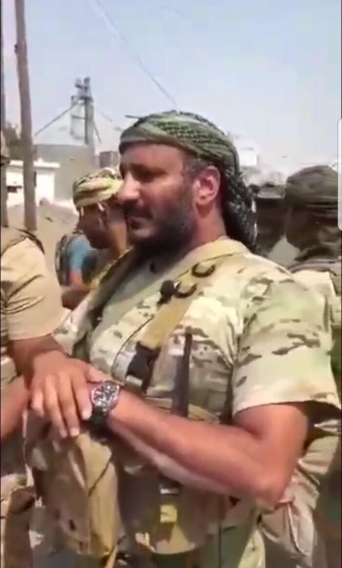شاهد بالفيديو: العميد طارق صالح في مدينة الحديدة