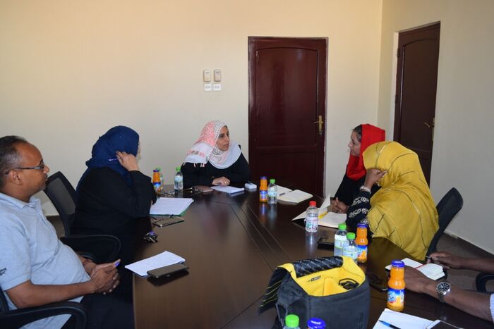 وزيرة الشؤون الاجتماعية والعمل تدعو المنظمات الدولية للتنسيق مع الحكومة الشرعية 