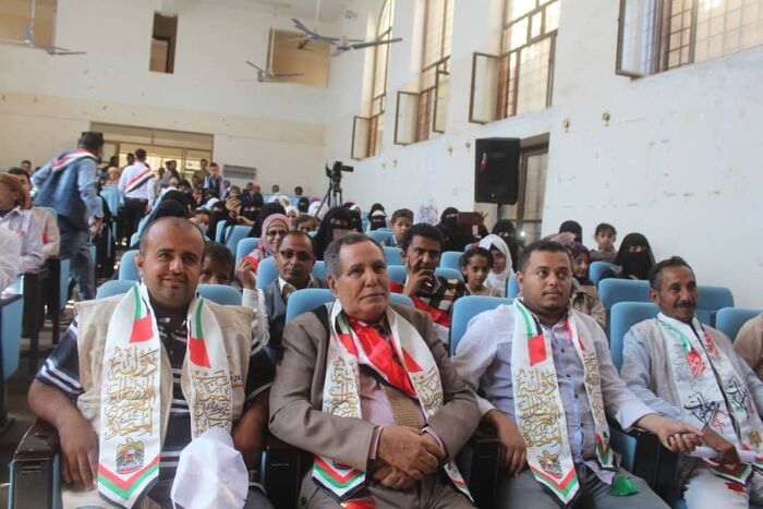 تعز تحتفل بعيدي الاستقلال اليمني والعيد الوطني الإماراتي