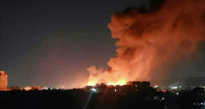 انفجار مستودع وقود في حي السنينة بصنعاء والسن النيران تلتهم عشرات المنازل "صورة"