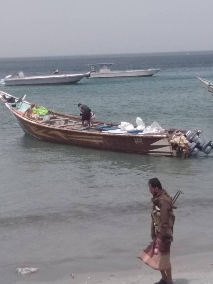 في رابع عملية خلال شهر.. خفر السواحل يضبط قارباً على متنه كمية كبيرة من الذخائر في البحر الأحمر "صور"