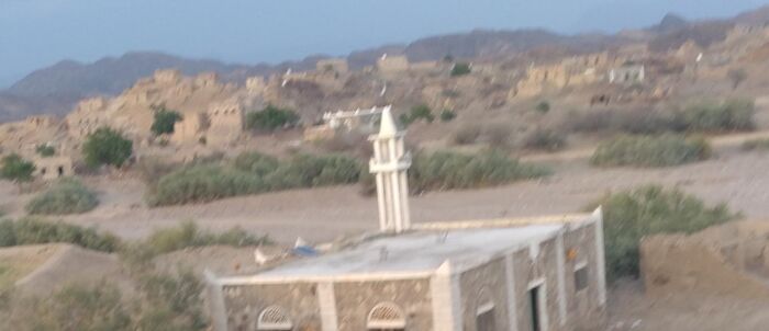 صور | مناشدة لأهل الخير والأيادي البيضاء المساهمة بترميم مسجد الحكمة في محافظة لحج
