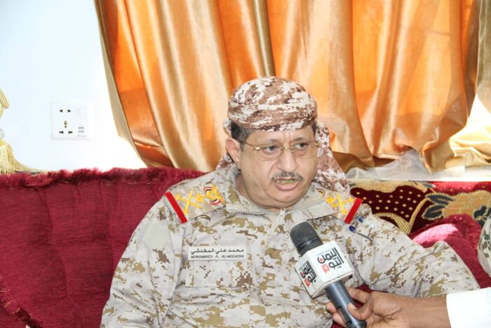 وزير الدفاع: قافلة الساحل الغربي كان لها أثرا في نفوس المقاتلين بجبهات مأرب