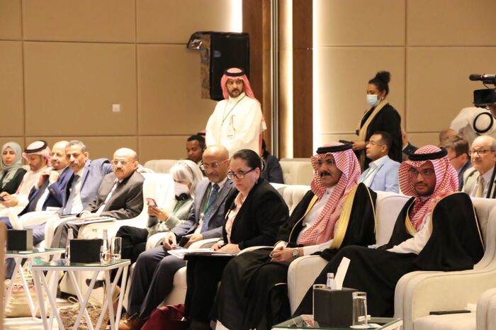 السفير آل جابر خلال تدشين تقرير تقيم اثر النزاع ومسارات التعافي: ماضون في تحقيق تنمية مستدامة في حاضر اليمن ومستقبلها