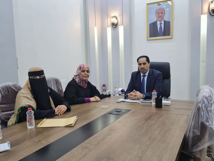 عدن.. وزير الشباب والرياضة يلتقي رئيس اللجنة الوطنية للمرأة