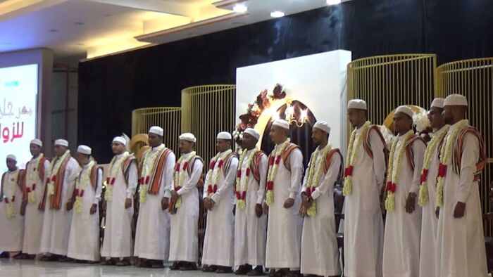 منتدى شباب الصفوة يقيم مهرجان الزواج الجماعي الرابع لـ 30 عريس وعروس في عدن