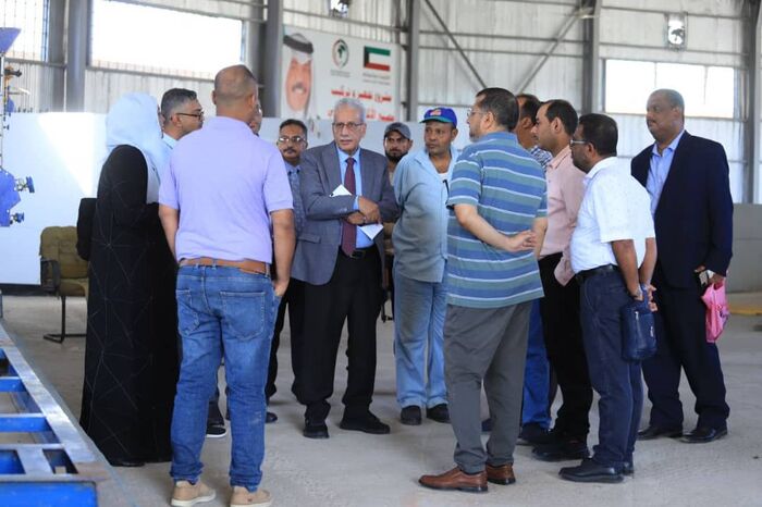 مدير مكتب رئاسة الجمهورية ورئيس فريق الاغاثة والتعاون الدولي يتفقدان مشاريع خدمية في عدن