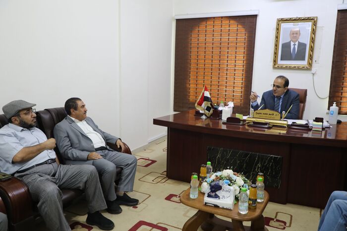 وزير الصحة يناقش تدخلات مؤسسة طيبة في محافظتي حجه والحديدة