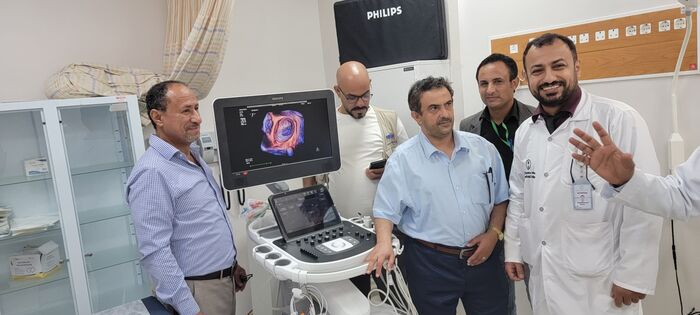 دخول أحدث الأجهزة المتطورة لمركز القلب بمستشفى عدن وتدريب الكادر على العمل عليه