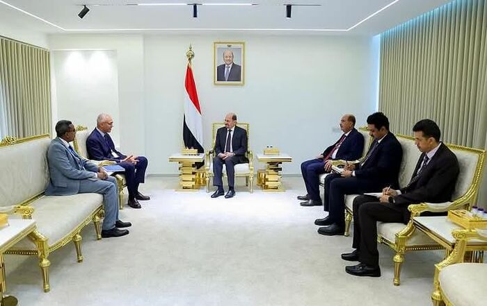 شائع الزنداني حركة لا تتوقف.. قراءة في الانتقال من حكومة الاستجابة الى حكومة المبادرة