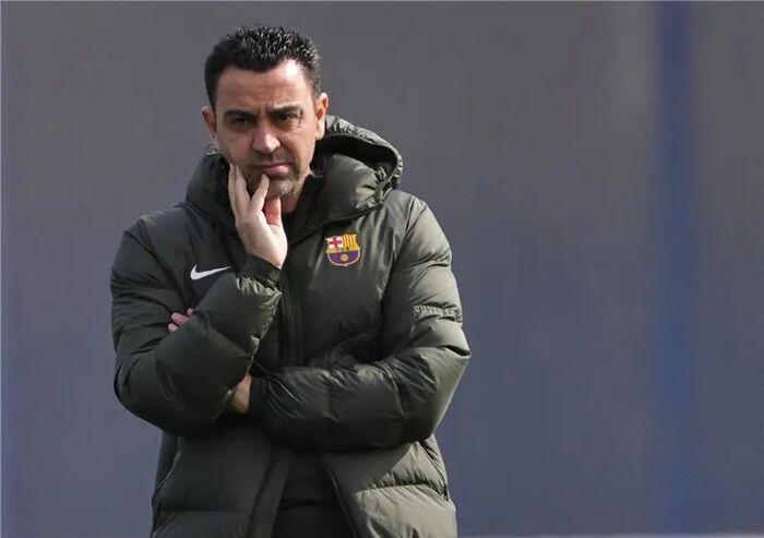 برشلونة يضغط على تشافي بسلاح أخير