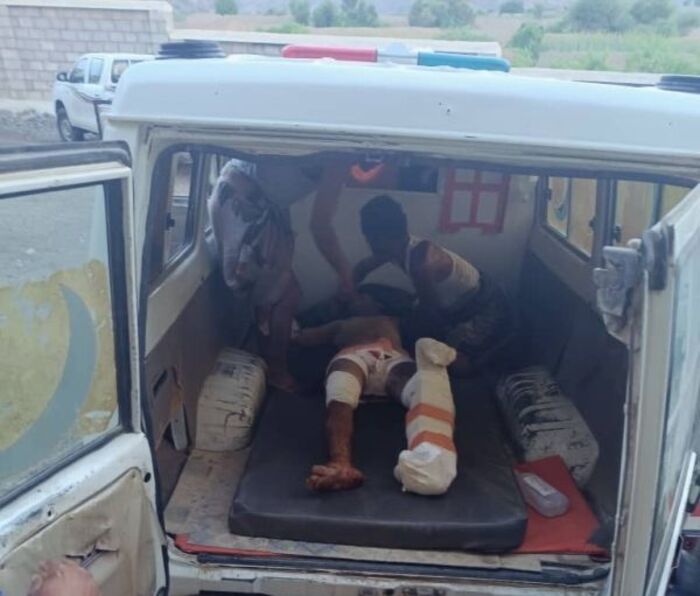 مقتل شاب وإصابة طفل بانفجارين منفصلين في لحج