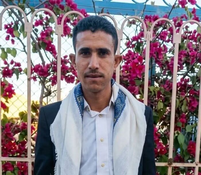 عنصر حوثي يقتل شاباً في شارع رداع بذمار ويلوذ بالفرار