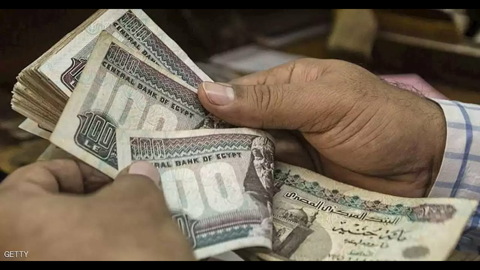 الجنيه المصري يتعافى ويصعد أمام الدولار