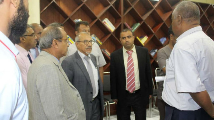 وزير التعليم العالي يزور جامعة الريادة ويشيد بإمكانياتها وتجهيزاتها والتزامها