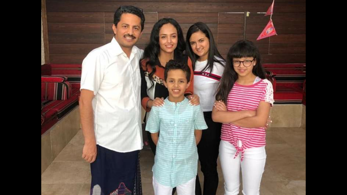 علي البخيتي | سأعيش مع أسرتي وفقاً لقناعاتي وزوجتي كانت "منقَّبة" ونزعته "صورة"