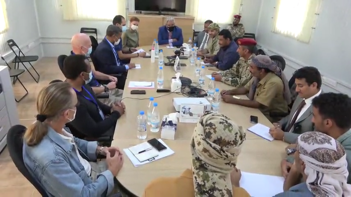 رئيس الفريق الحكومي بلجنة إعادة الانتشار يلتقي نائب رئيس بعثة الأمم المتحدة لدعم اتفاق الحديدة "فيديو"