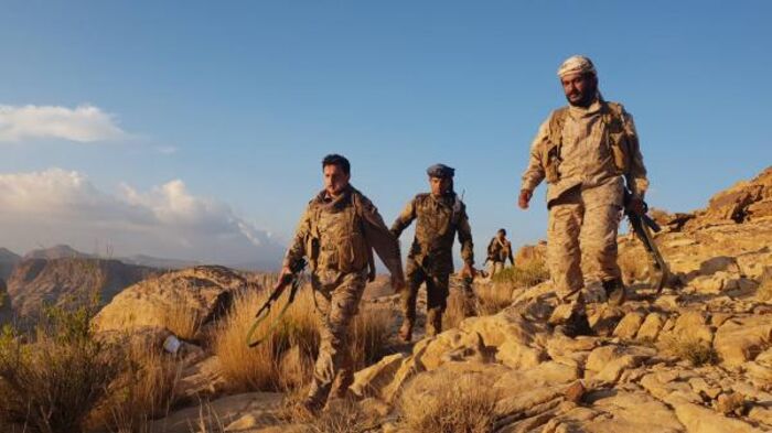 الجيش يحرر مواقع جديدة في جبهة النضود ومقاتلات التحالف تدمر تعزيزات حوثية بالجوف
